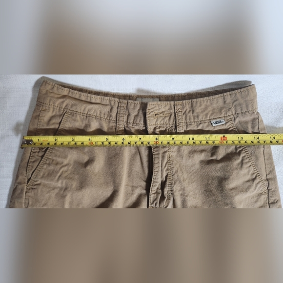 Boys 14Y Vans Off The Wall Tan shorts - Picture 2 of 6
